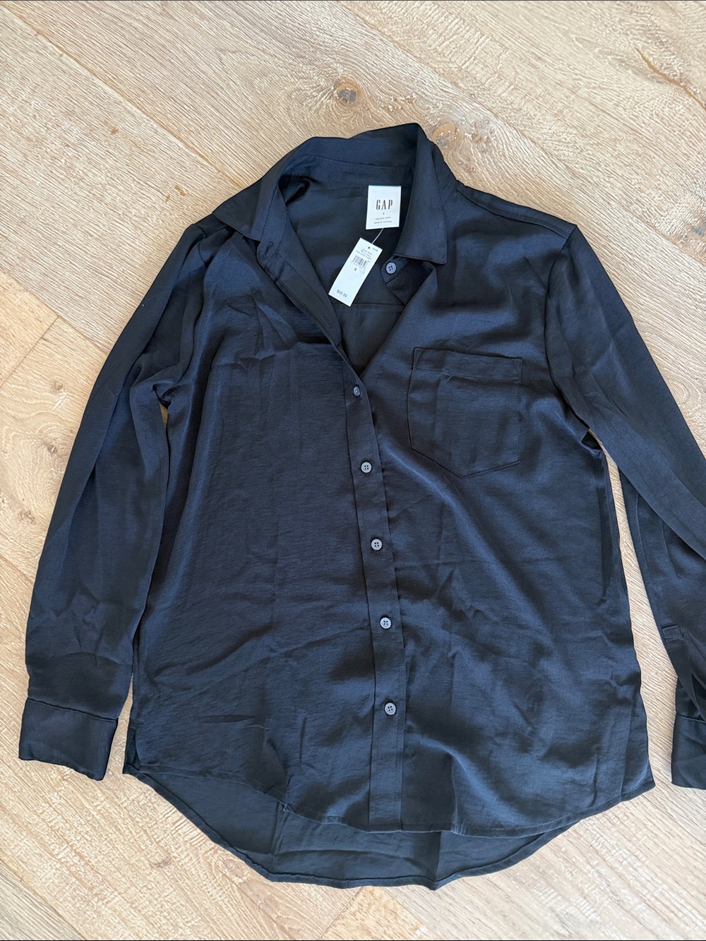 GAP Womens Long-Sleeve Black Button-Down Shirt